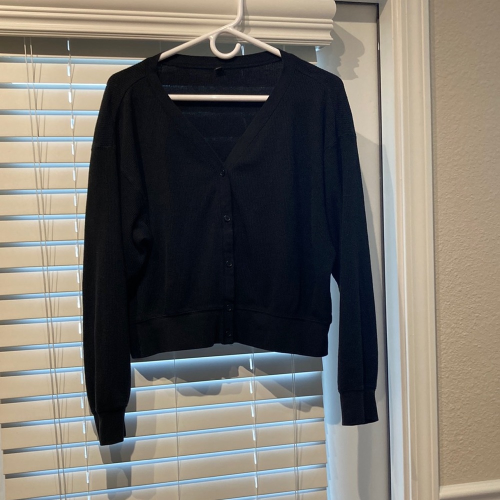 Comfy, lightweight, waffle knit, black, cropped & button up sweater